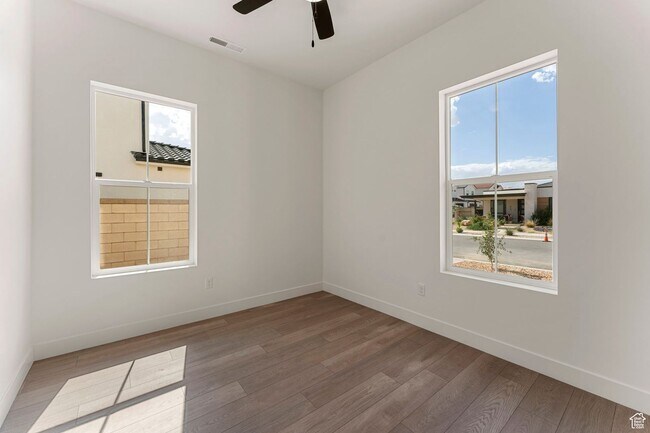 Building Photo - Brand New Holmes Home
