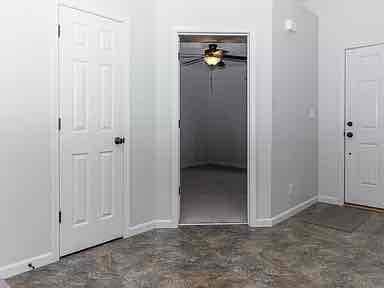 Building Photo - 2409 Fleming Dr