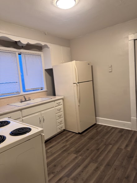 Primary Photo - 211 S Foster St