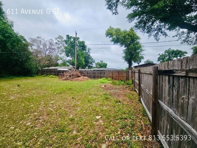 Building Photo - 611 Ave G SE
