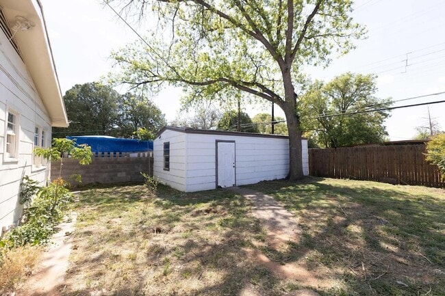 Building Photo - 2513 44th St