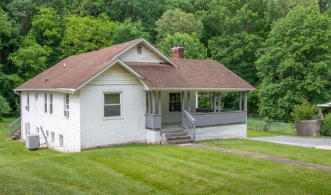 Building Photo - 1416 E Cedar St