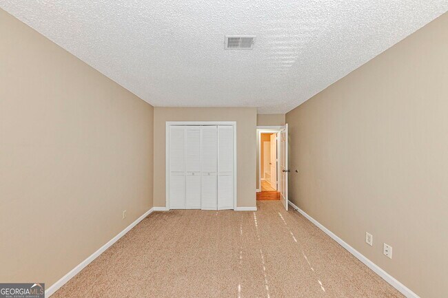 Building Photo - 260 Manning Rd SW