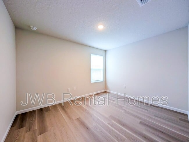 Building Photo - 6052 Redpoll Ave