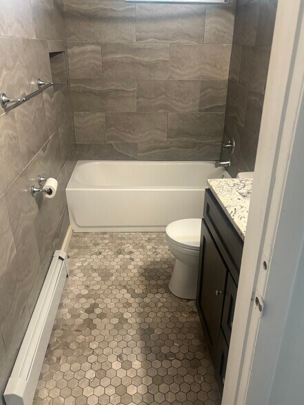 Building Photo - 35 Ashland Ave