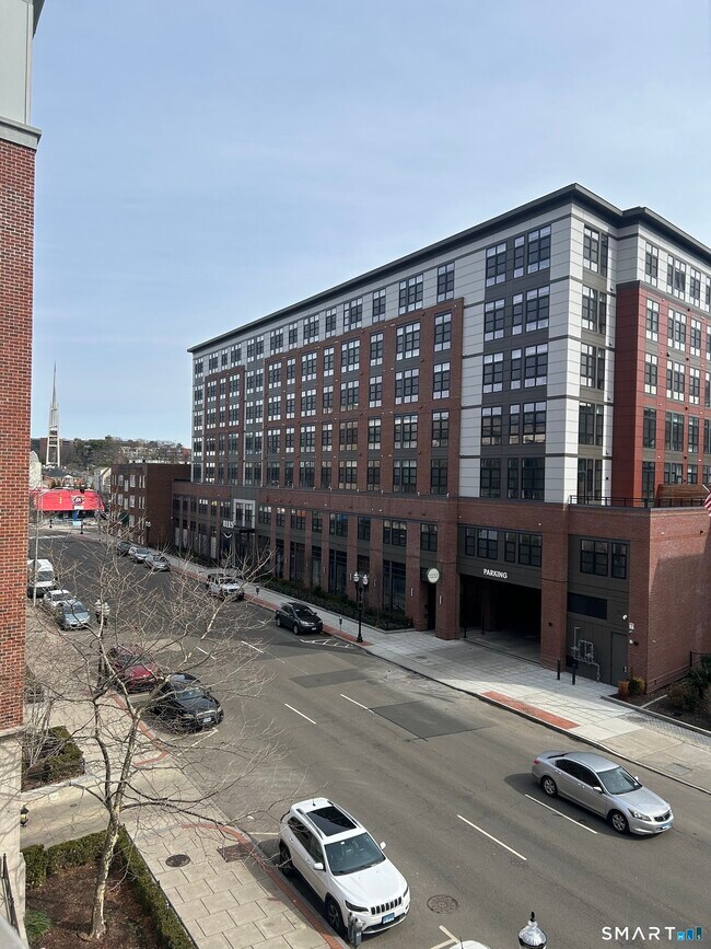 Building Photo - 700 Summer St