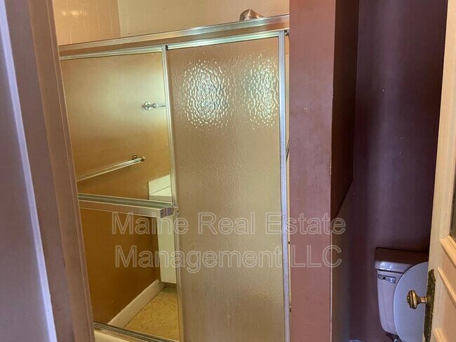 Building Photo - 99 Broadway