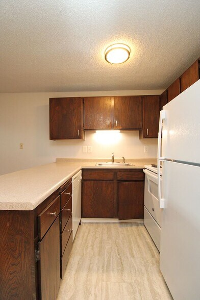 Building Photo - 5704 SW Beaverton Hillsdale Hwy