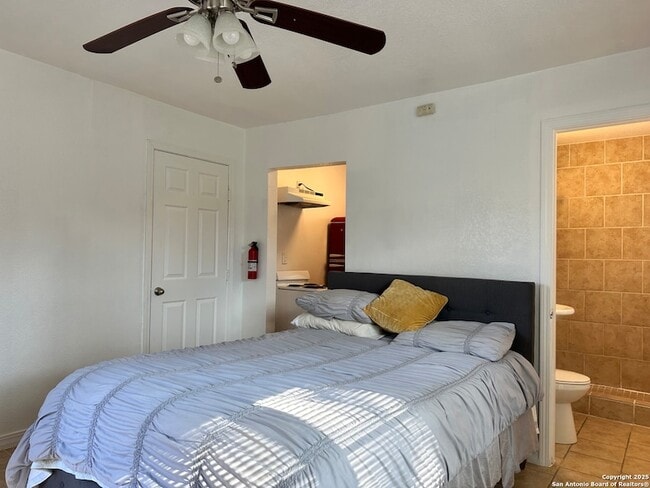 Building Photo - 119 E Ridgewood Ct