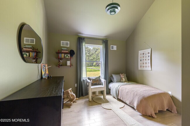 Building Photo - 1406 Transit Ave