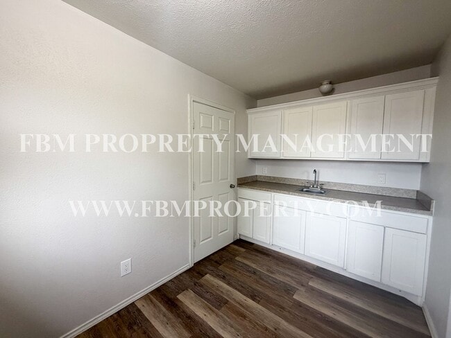 Building Photo - 107 Berrys Chapel Rd