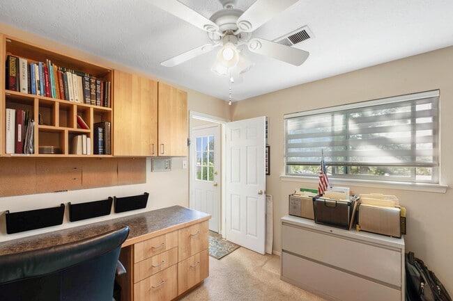 Building Photo - 3615 Horacio Ct NE