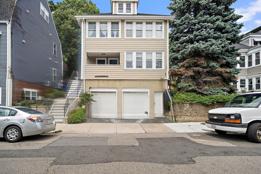 Building Photo - 398 E 8th St