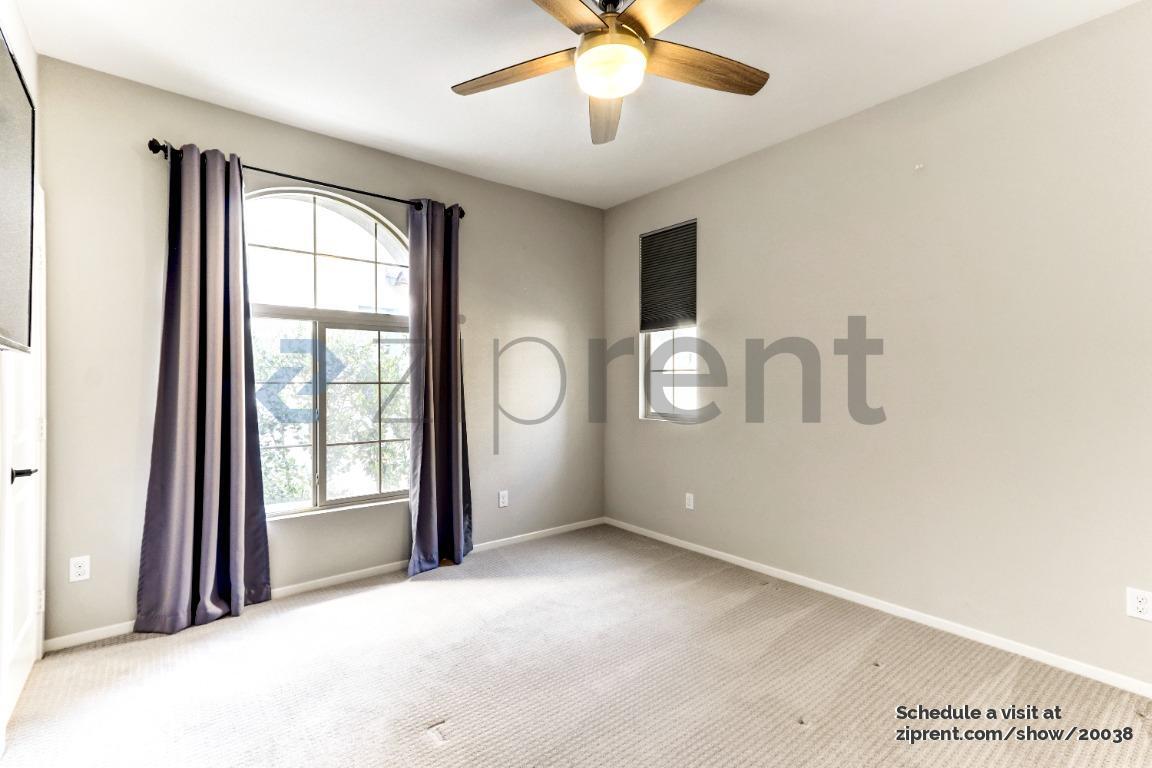 Building Photo - 635 Merit Dr