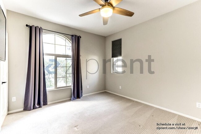 Building Photo - 635 Merit Dr