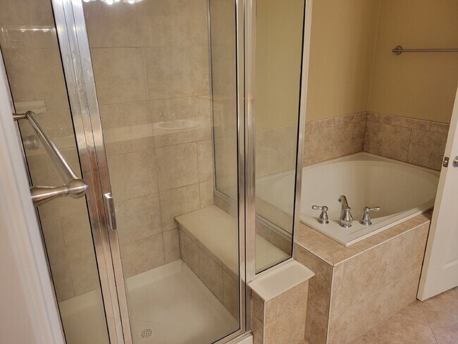 Building Photo - Dancing Willows - 2 Bedroom, 2 Bathroom Condo (11LO#101)