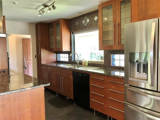 Building Photo - 336 Blue Heron Dr