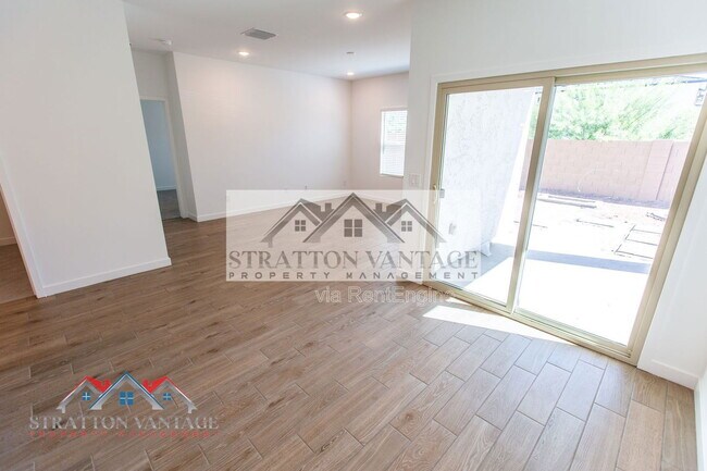 Building Photo - 7439 S 76th Dr