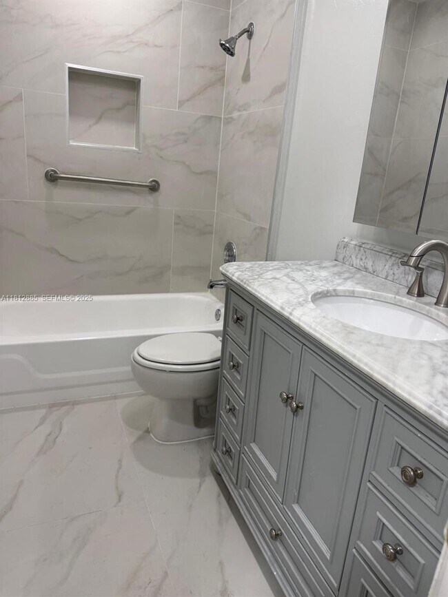 Building Photo - 1651 Van Buren St