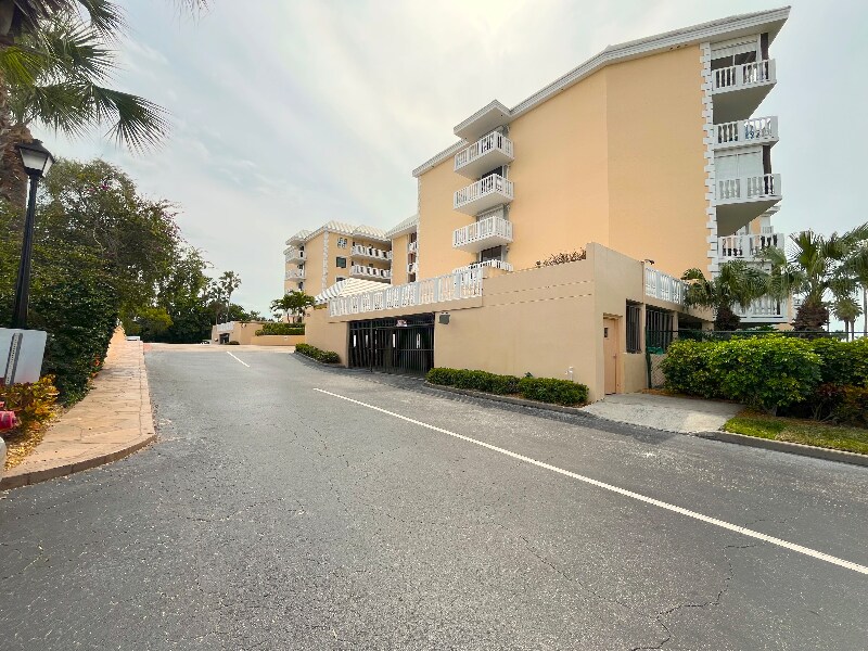 Building Photo - 6650 Sunset Way