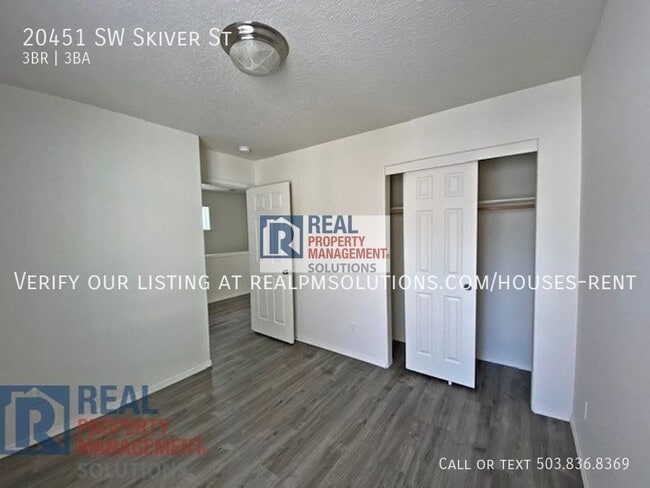 Building Photo - 20451 SW Skiver St