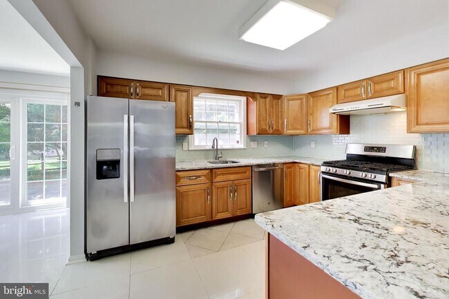 Building Photo - 991 Farm Haven Dr
