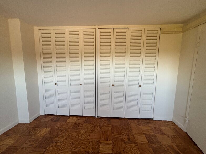 Building Photo - 80 Monmouth St