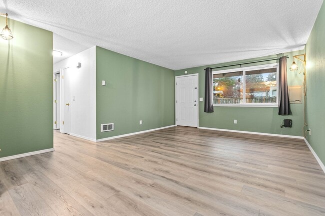 Building Photo - 2425 Spruce St