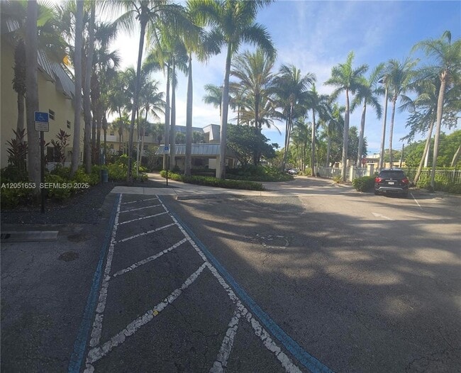 Building Photo - 8950 SW 69th Ct