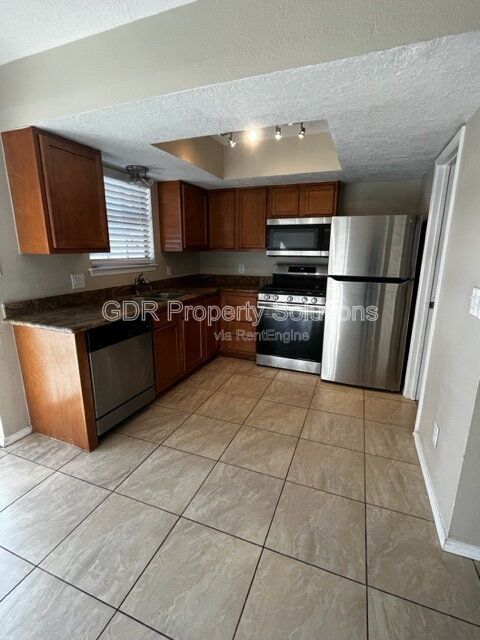 Building Photo - 700 Fruit Ave NW