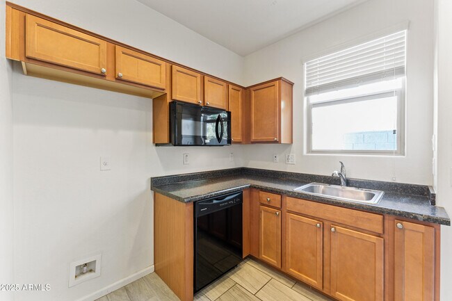 Building Photo - 3881 E Narrowleaf Dr