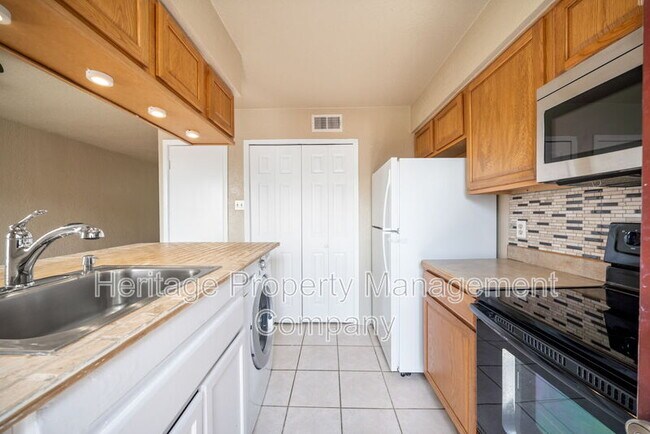 Building Photo - 6427 Wurzbach Rd