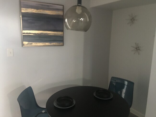 Dining Area - 312 S Duncan St