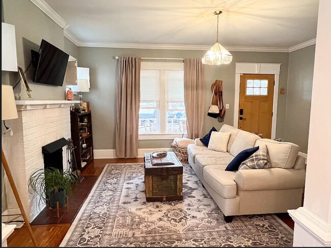 Building Photo - The West Jefferson — Furnished comfort in the heart of Mid-Town.