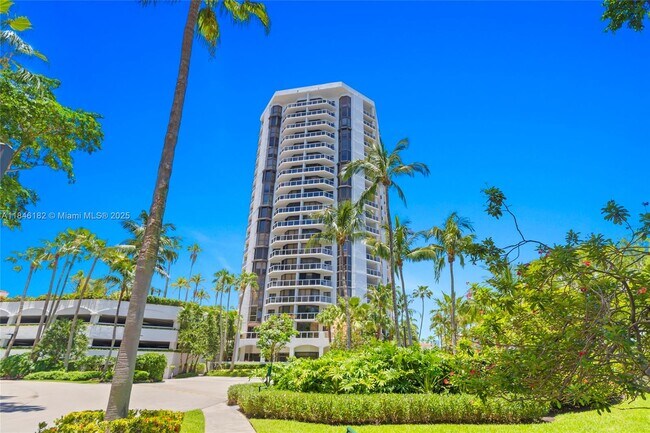 Building Photo - 3598 Yacht Club Dr