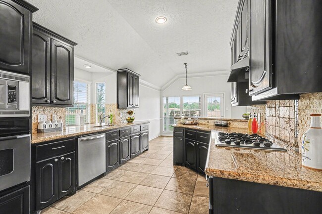 Building Photo - 16434 Red Crest Dr