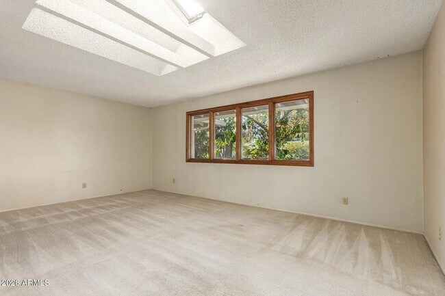 Building Photo - 650 E Malibu Dr