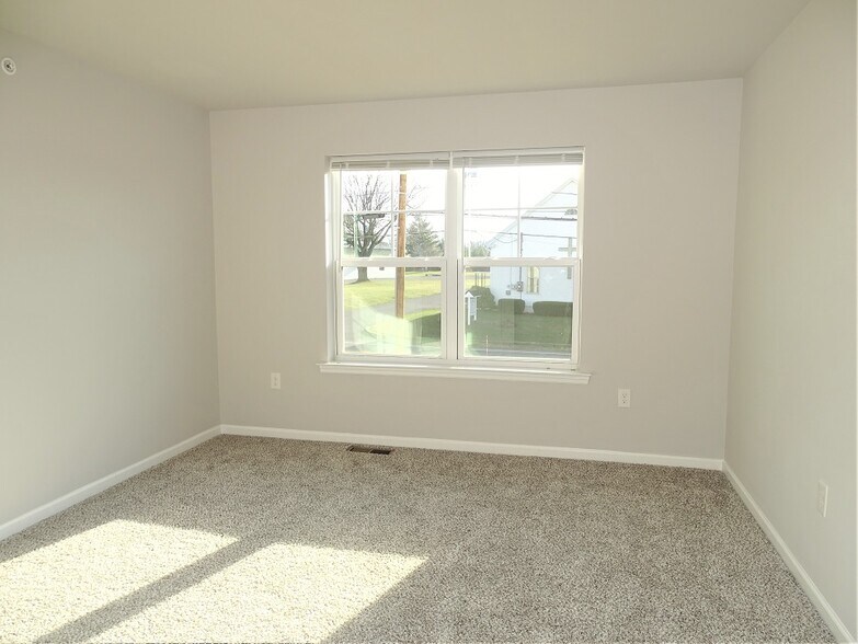 Building Photo - 19 Cobblestone Ct