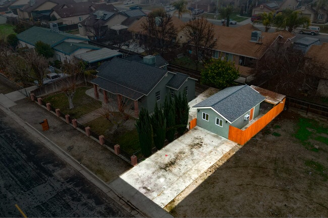 Primary Photo - 1825 Letts Ave