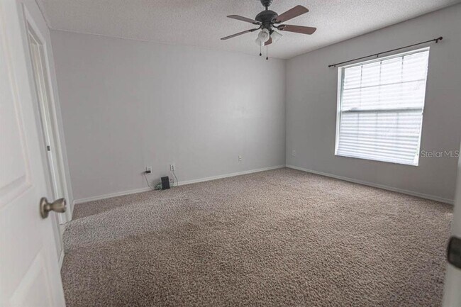 Building Photo - 233 E Gardenia Dr