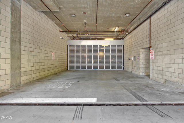 Building Photo - 133 S Los Robles Ave