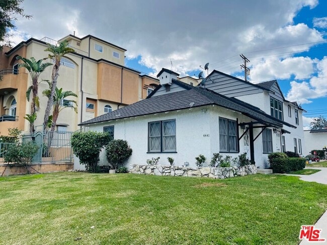 Primary Photo - 4441 Tujunga Ave