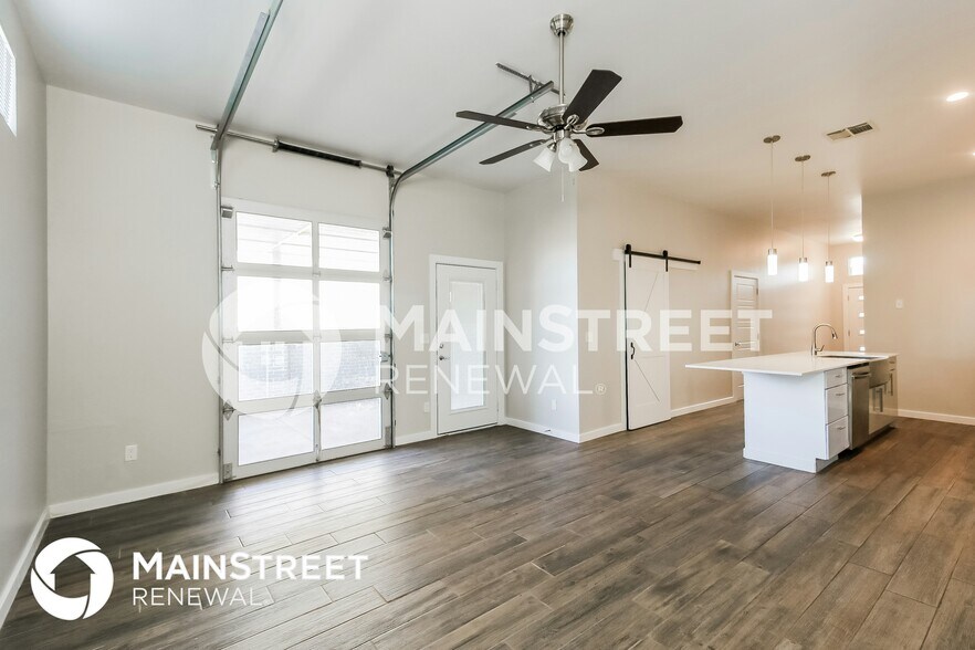 Building Photo - 11253 Paradise Out Ln