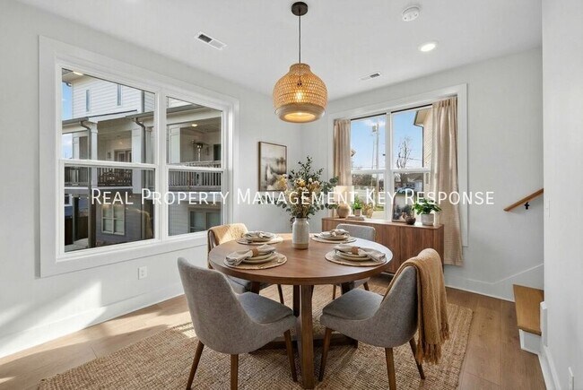 Building Photo - 2109 23rd Ave N