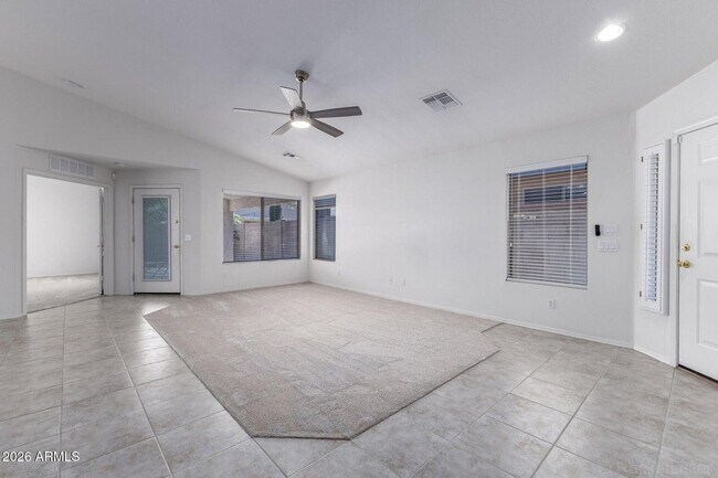 Building Photo - 15847 W Saguaro Ln
