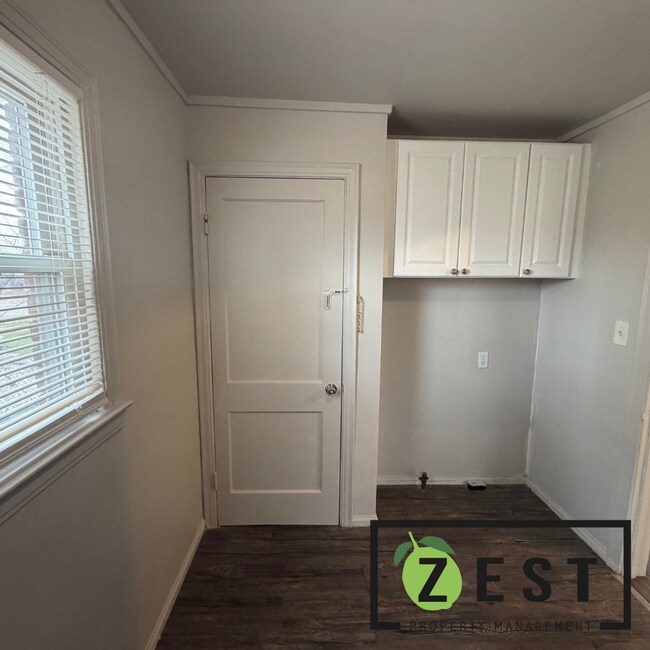 Building Photo - 18675 Meyers Rd