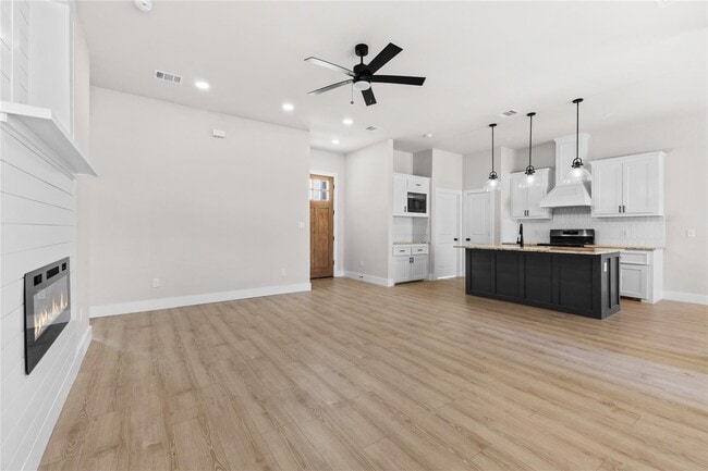 Building Photo - 2315 Progress Dr