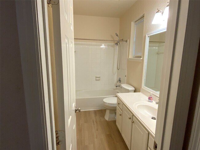 Building Photo - 118 W Russet Grove Cir