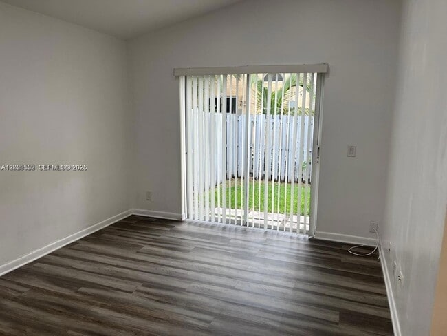 Building Photo - 1294 Seagrape Cir