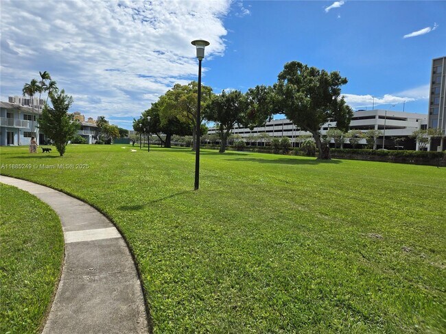 Building Photo - 7660 SW 82nd St